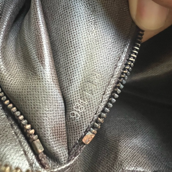 🎊2x HOST PICK🎊 Rare LV Dopp Kit King Size Toiletry Bag Clutch, **PRICE FIRM** - Picture 9 of 17